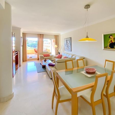 Apartamento En Los Patios De Santa Maria Golf Marbella Eksteriør billede