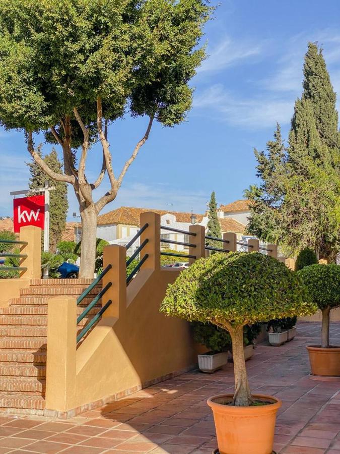 Apartamento En Los Patios De Santa Maria Golf Marbella Eksteriør billede