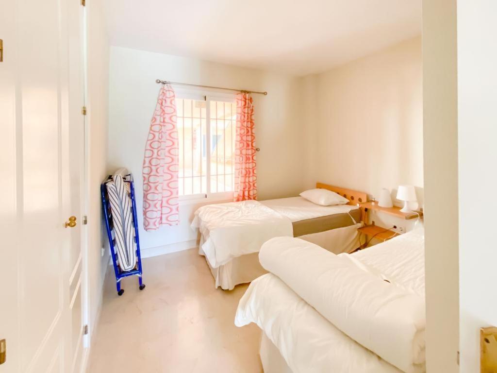 Apartamento En Los Patios De Santa Maria Golf Marbella Eksteriør billede