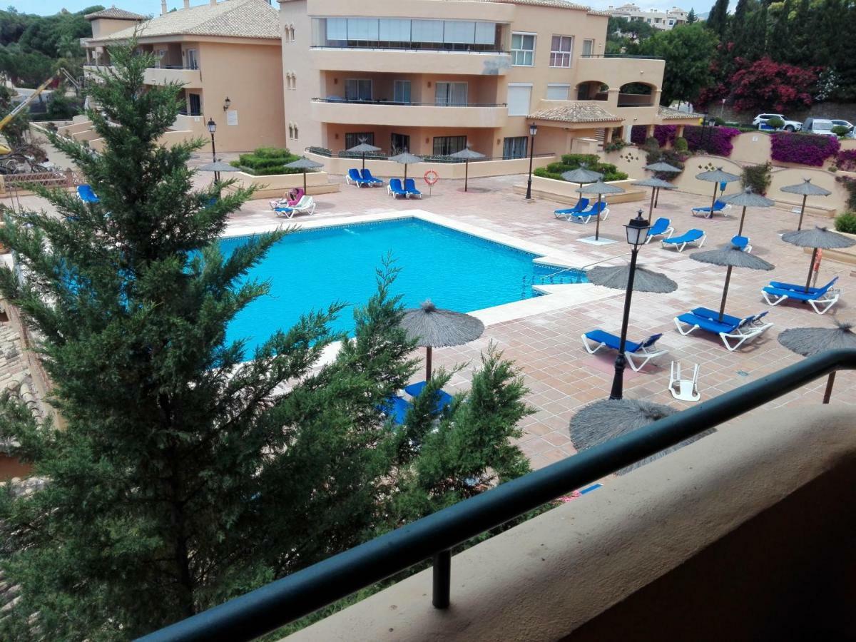 Apartamento En Los Patios De Santa Maria Golf Marbella Eksteriør billede