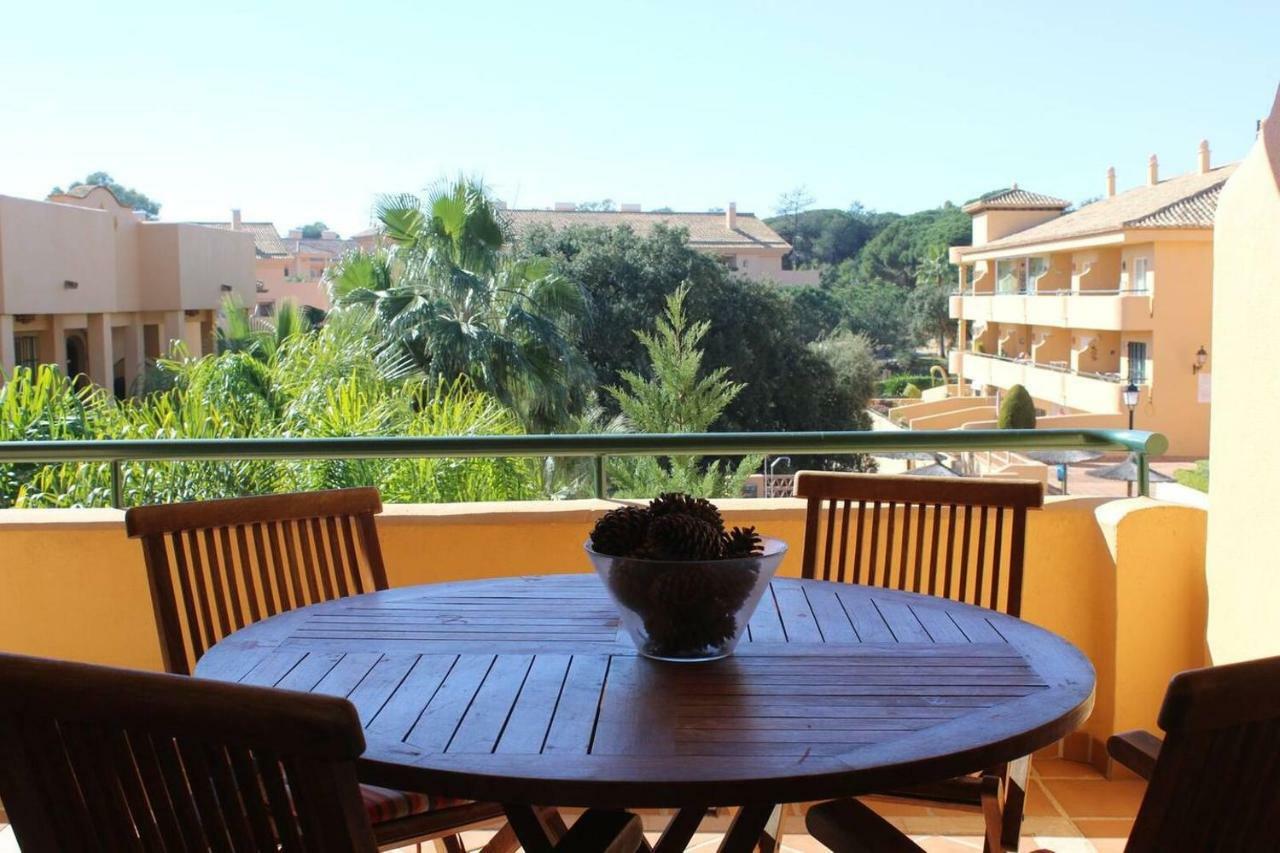 Apartamento En Los Patios De Santa Maria Golf Marbella Eksteriør billede