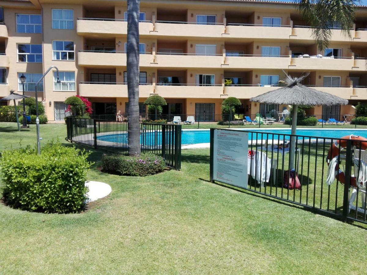 Apartamento En Los Patios De Santa Maria Golf Marbella Eksteriør billede